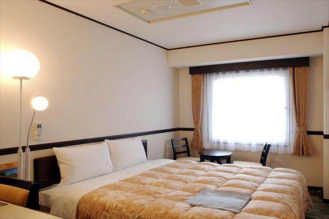 Toyoko Inn Okayama-eki Nishi-guchi Migi Eksteriør billede