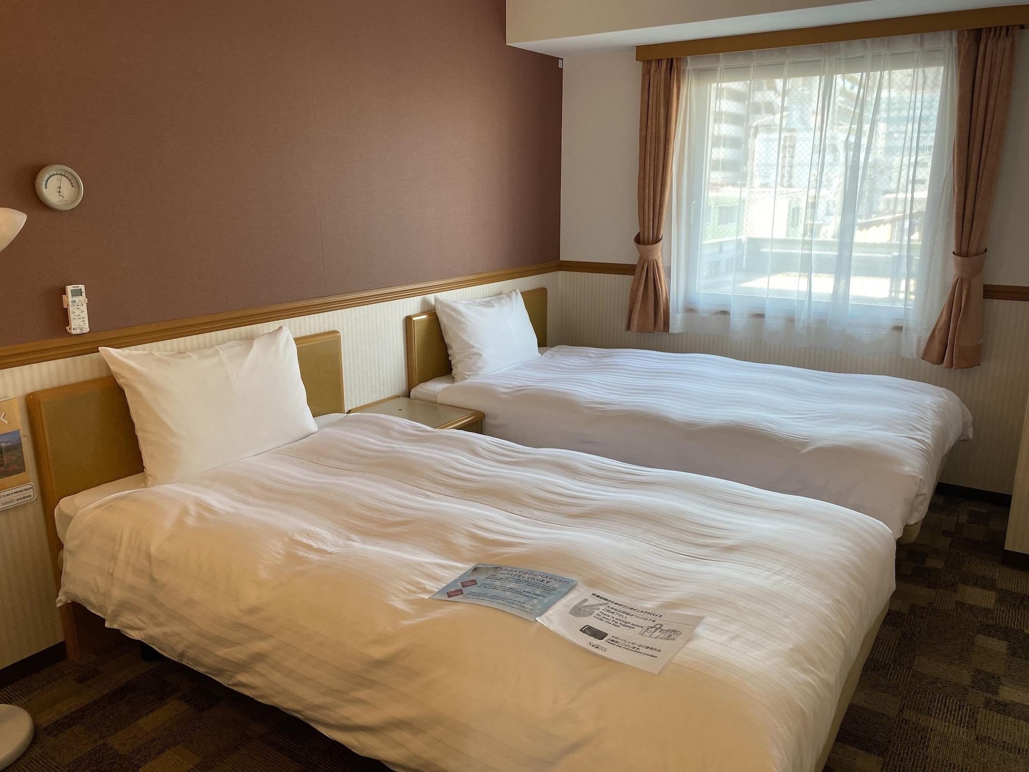 Toyoko Inn Okayama-eki Nishi-guchi Migi Eksteriør billede
