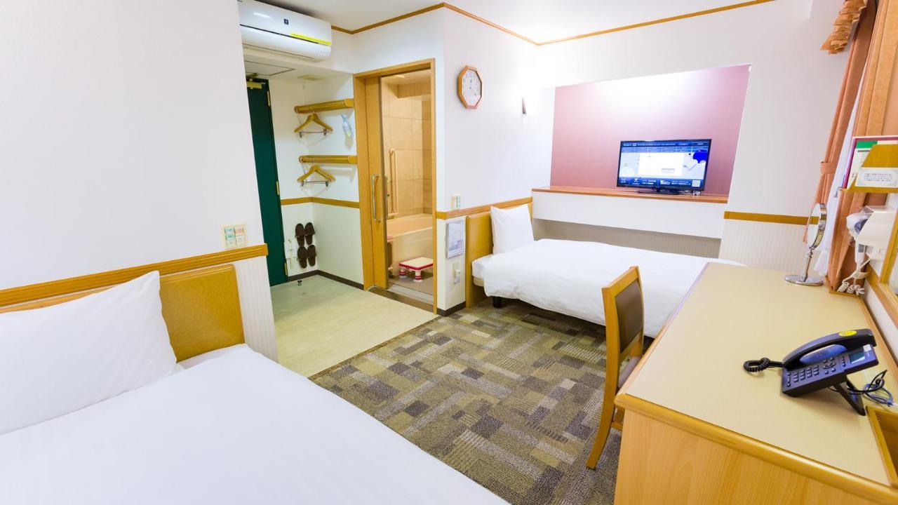 Toyoko Inn Okayama-eki Nishi-guchi Migi Eksteriør billede